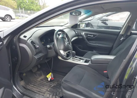 2015 Nissan Altima 2.5 S из США, поврежденный, VIN 1N4AL3AP8FC249054